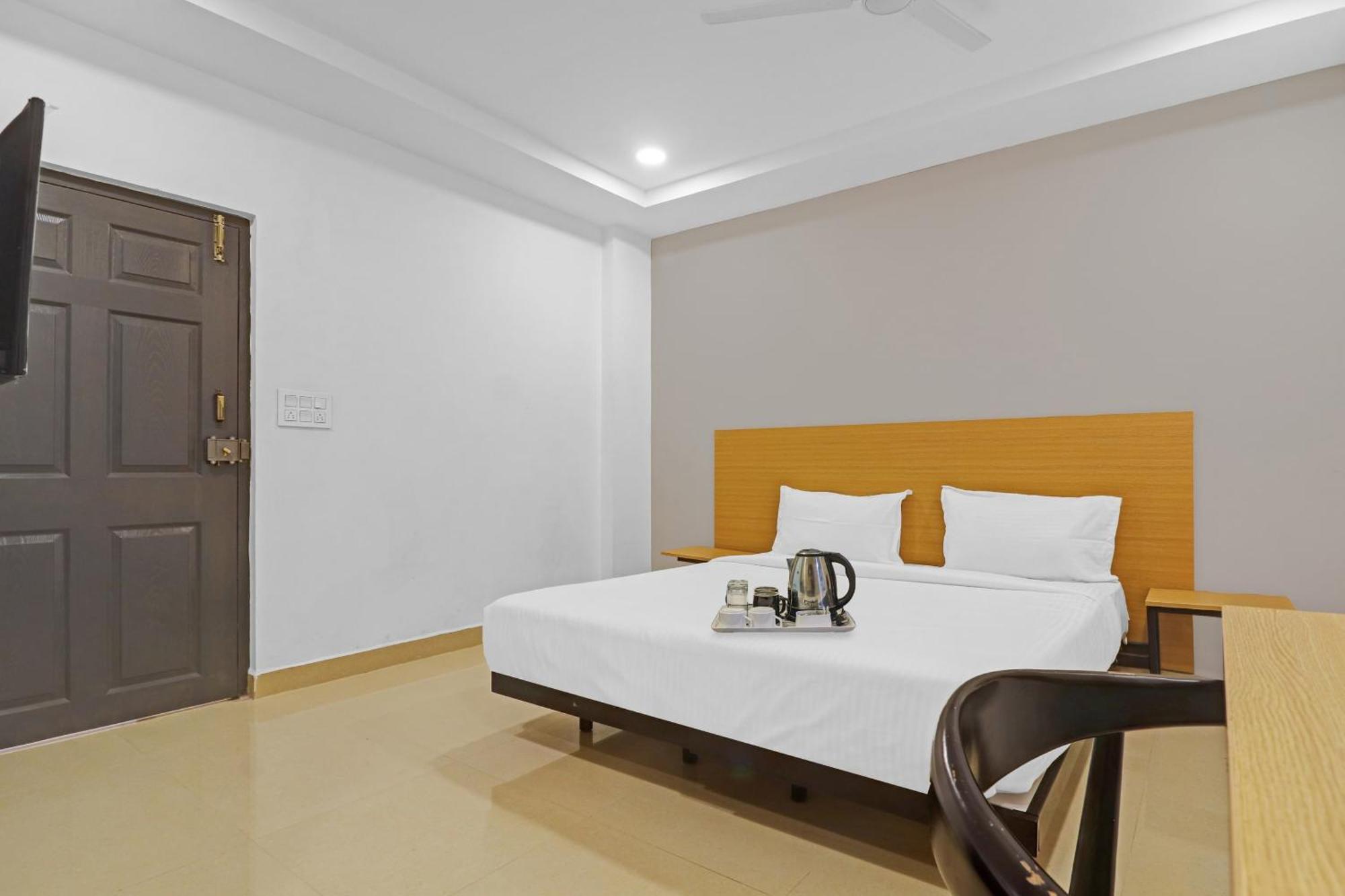 Townhouse Che Sigma Hotell Hyderabad Exteriör bild
