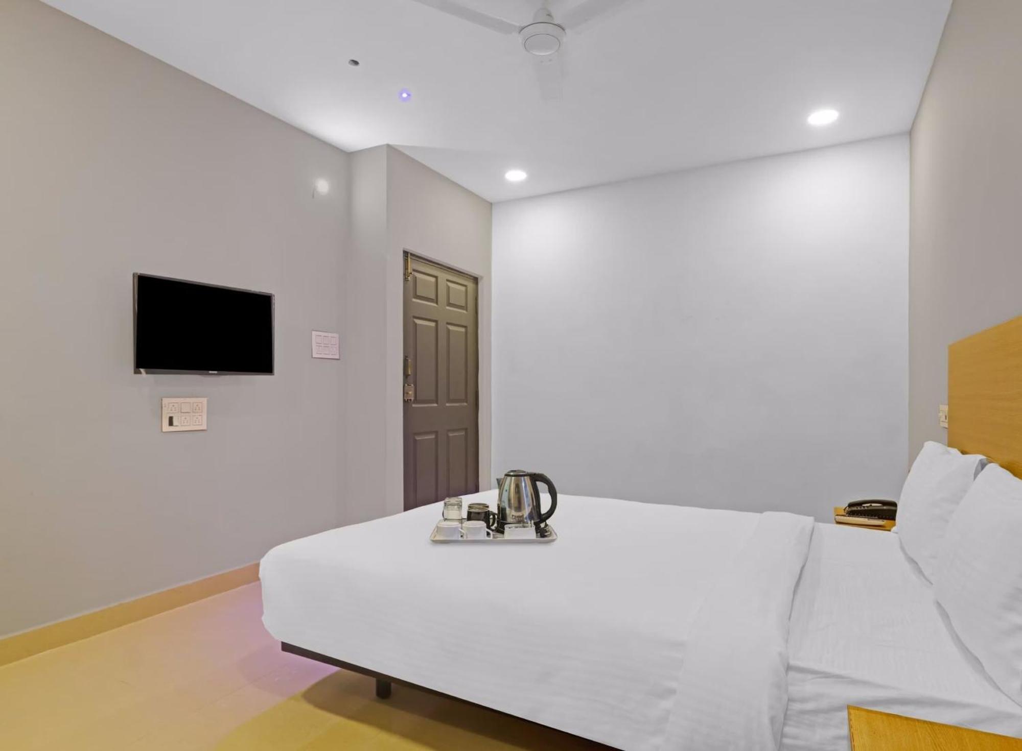 Townhouse Che Sigma Hotell Hyderabad Exteriör bild